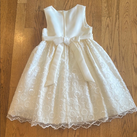 American Princess Ivory Sleeveless Scoop Neck Formal Dress - Picture 3 of 8